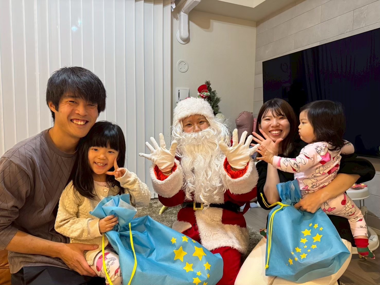 ダブルスマイルサンタコアスタッフ募集中